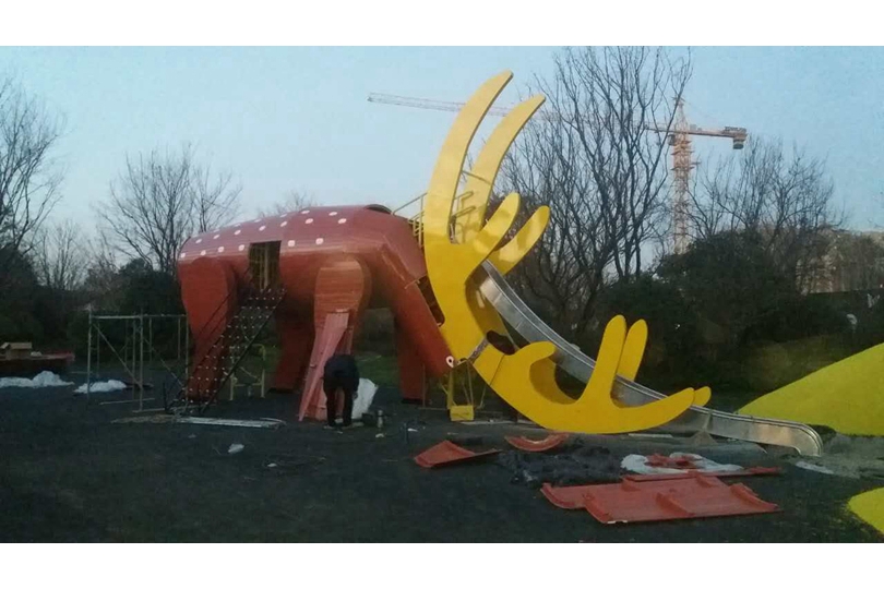 戶外游樂場(chǎng)非標(biāo)定制設(shè)備五